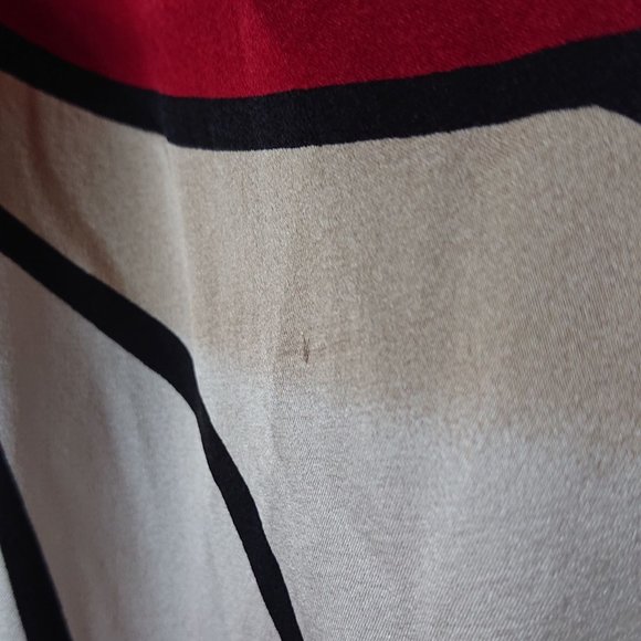 [EUC] WHITE HOUSE BLACK MARKET Silk Top - Picture 6 of 6